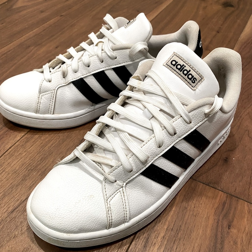 Adidas Grand Court casual seekers - Women’s 10